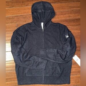 Alo Unisex Cashmere Zip-up Hoodie
Size M
Brand New with tag
Color: Black/Navy
